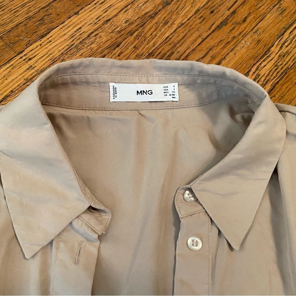 Mango (MNG) Aritzia tan/beige oversized short sleeve button down shirt - Picture 2 of 4